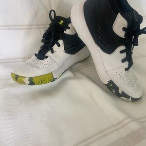 Under Armour Black and White Sneakers Modern Design